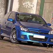 Opel Astra GTC OPC