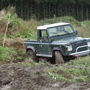 Land Rover Defender 90"