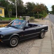 BMW e30 325i cab