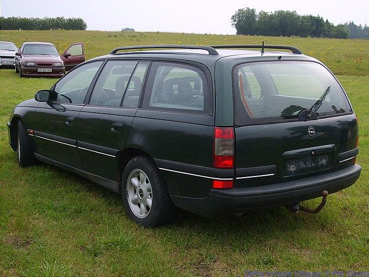 Opel Omega B Caravan CD - Som hun så ud på købsdagen. Min VA og en kammi´s OB i baggrunden. billede 3