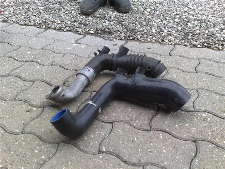 Skoda Octavia RS - Nyt indsugningsrør. Hmm nogen siger det giver hk andre at det giver nm. Jeg ved det ikke men hvis i gør så fortæl fortæl:-) billede 7