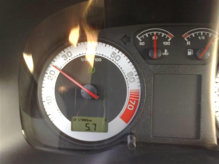 Skoda Octavia RS - 217 Hk og en lille tur til jylland viser at den godt kan gå over 17 km på en liter benz:-) billede 8