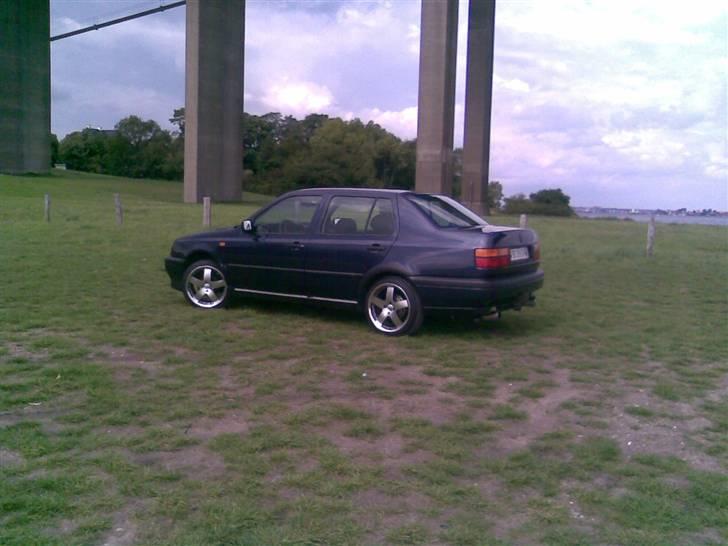 VW Vento 1.8 til salg billede 7