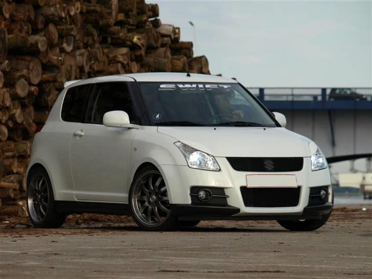 Suzuki Swift 1.3 Sport billede 1