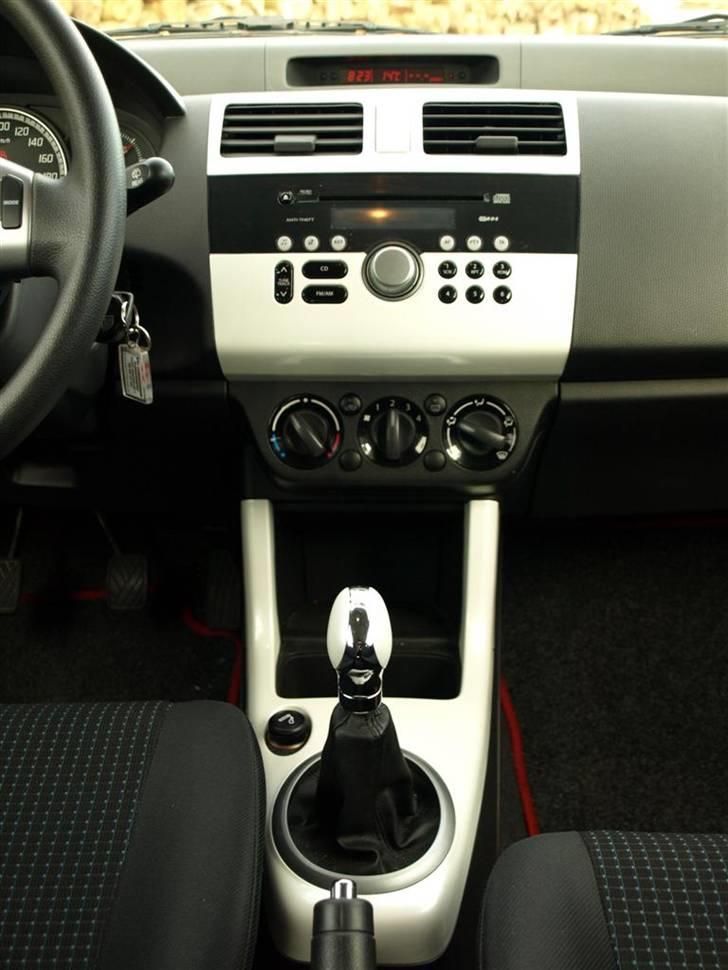 Suzuki Swift 1.3 Sport billede 15