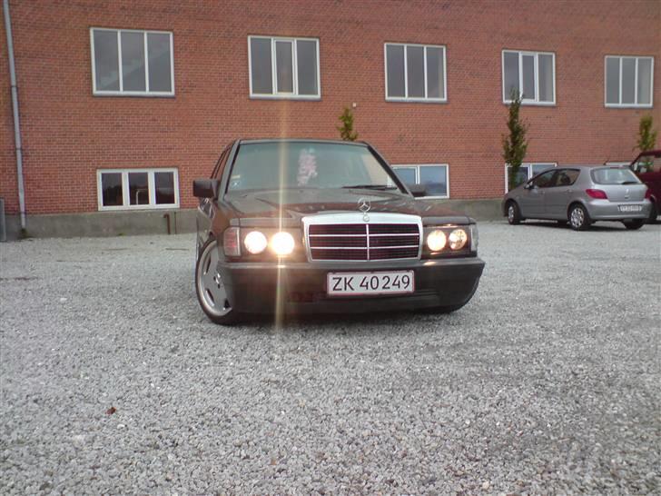 Mercedes Benz 190 2,5 BYTTEt billede 2