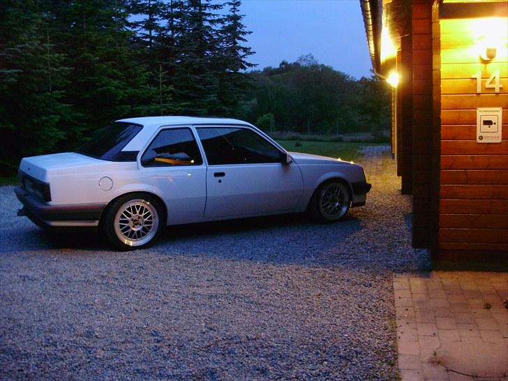 Opel Ascona C Hvid - En sommeraften 2010 billede 11