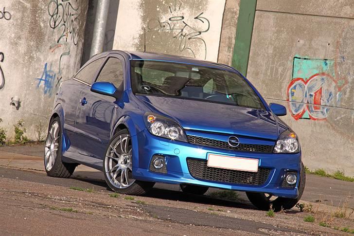 Opel Astra GTC OPC - Foto http://mettisha.mono.net billede 1