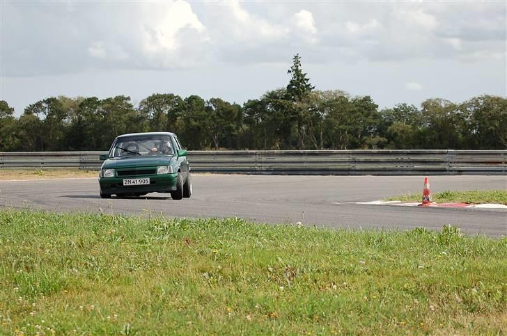 Opel Corsa A GSI - ude og strække ben  billede 3