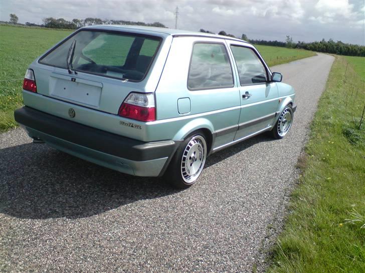 VW golf 2 * SLOW RIDER * SOL - som den ser ud nu :) syns selv den ser nice ud ;P billede 14