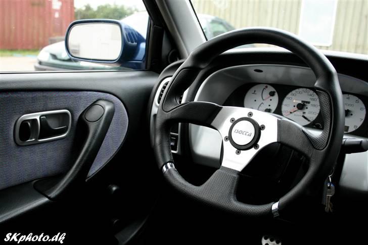 Nissan Primera LX 16V SOLGT - Isotta læder ratten, dejligt... de hvide urskiver, eneste i DK billede 13