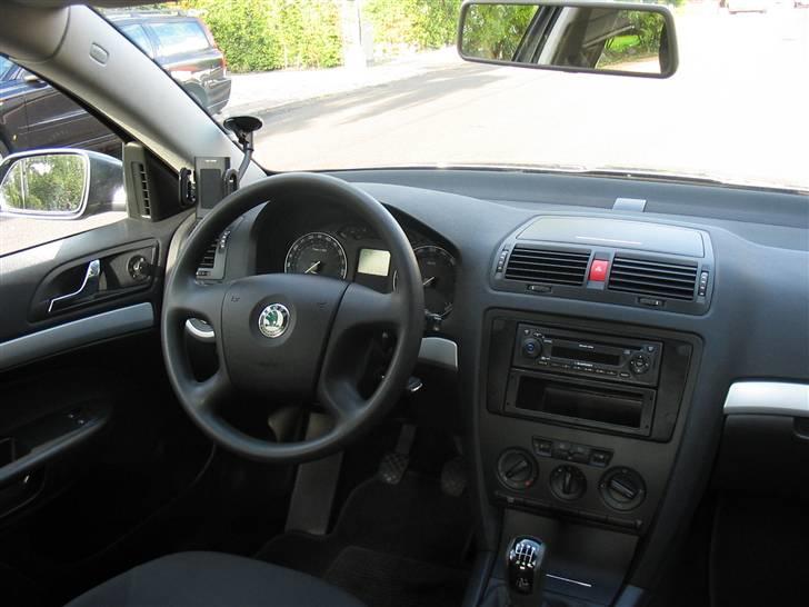 Skoda octavia 2 - man føler sig hjemme med det samme billede 7