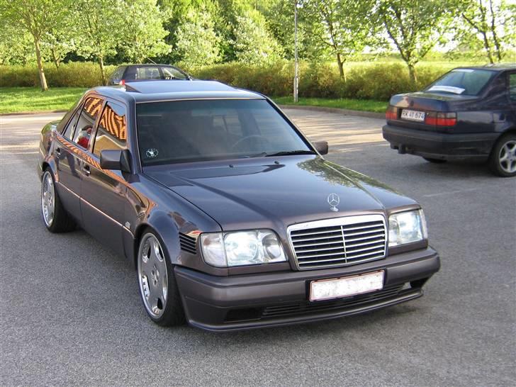 Mercedes Benz 250D 124 *SOLGT* billede 1