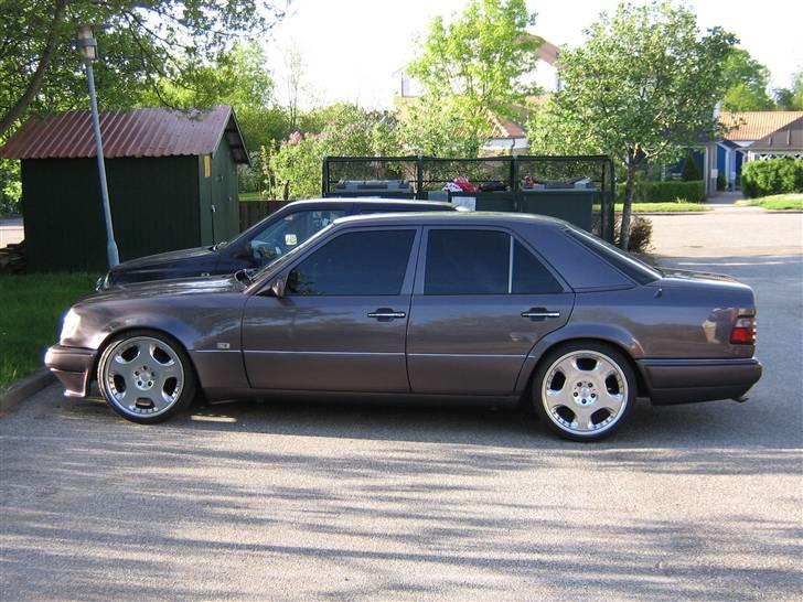 Mercedes Benz 250D 124 *SOLGT* billede 2