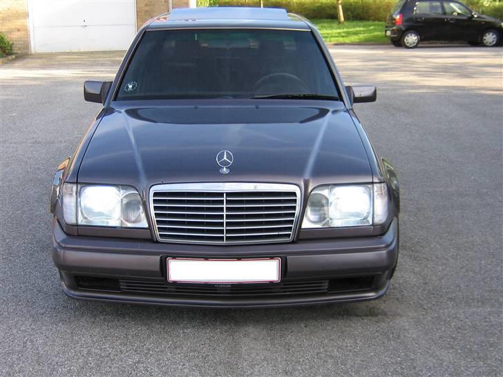 Mercedes Benz 250D 124 *SOLGT* billede 6