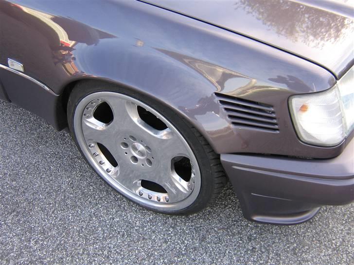 Mercedes Benz 250D 124 *SOLGT* billede 7