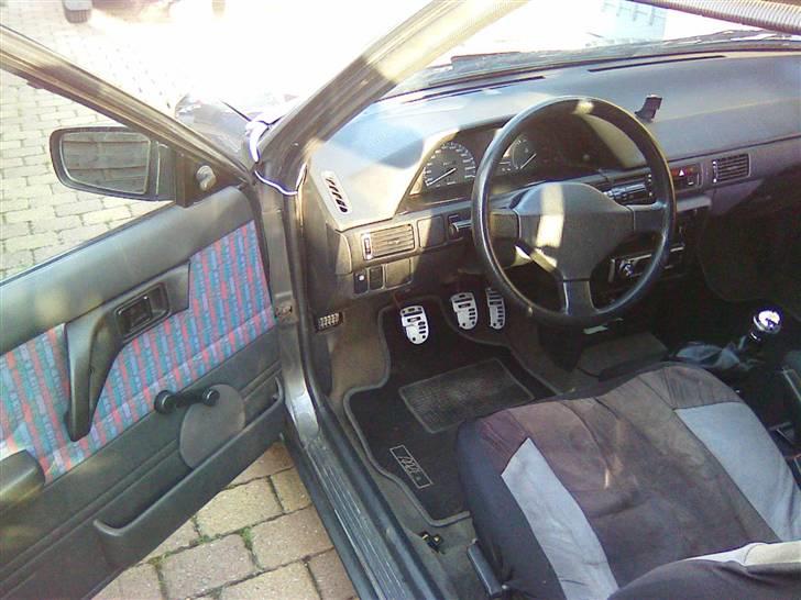 Mazda 323i BG *solgt* billede 11