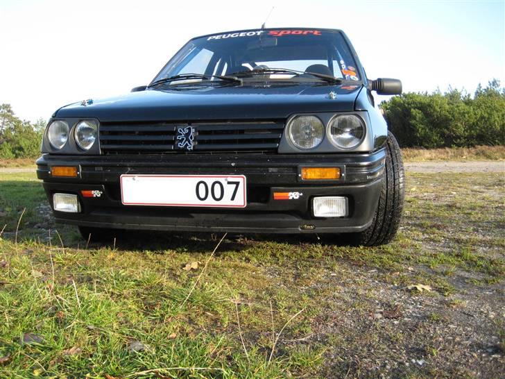 Peugeot 205 XR turbo.SOLGT billede 3