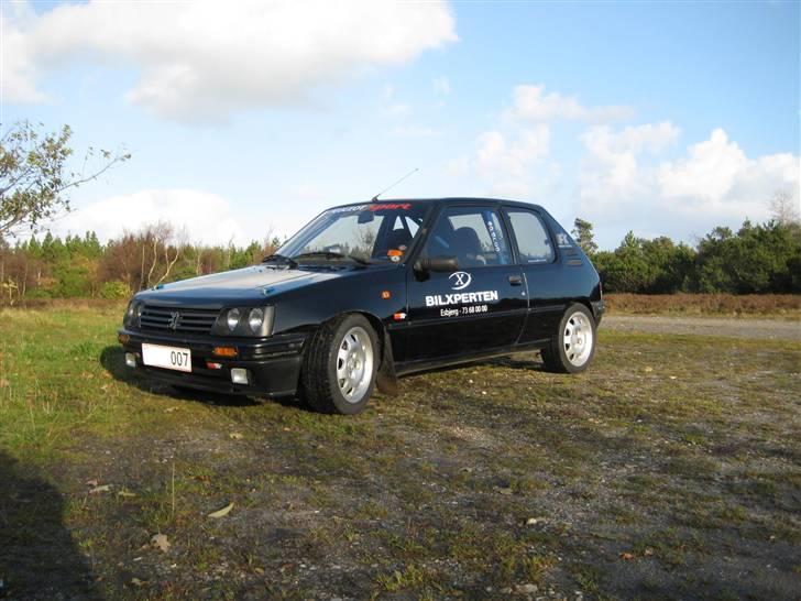 Peugeot 205 XR turbo.SOLGT billede 4