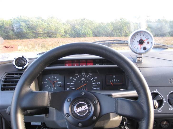 Peugeot 205 XR turbo.SOLGT - indstrument bræt.. meget skrabet billede 9