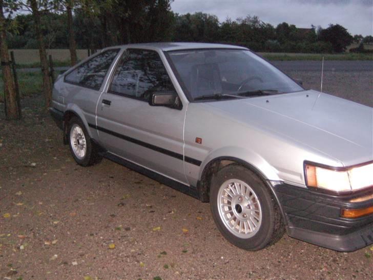 Toyota Corolla Gt Coupé AE86 billede 6