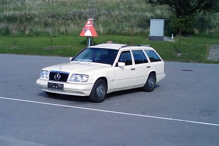 Mercedes Benz E 250 D billede 1