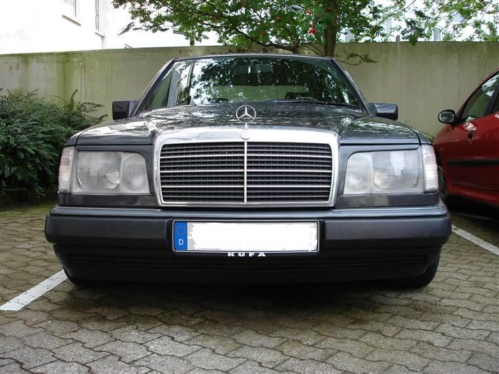 Mercedes Benz 400E 4,2 (konfiskeret)  - Front billede 12