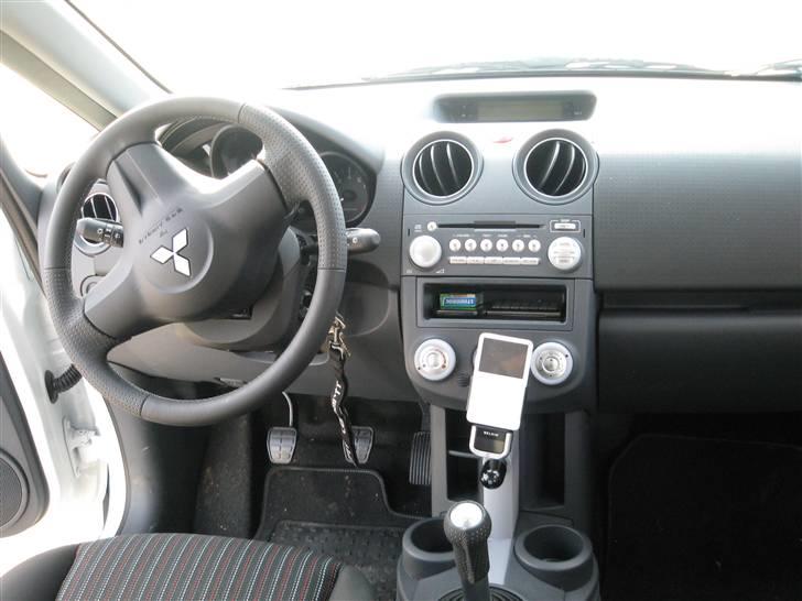 Mitsubishi colt insport (total skadet) billede 3