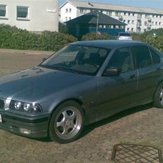 BMW 320i SOLGT....