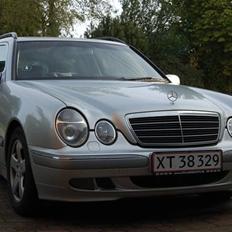 Mercedes Benz e 220 cdi solgt