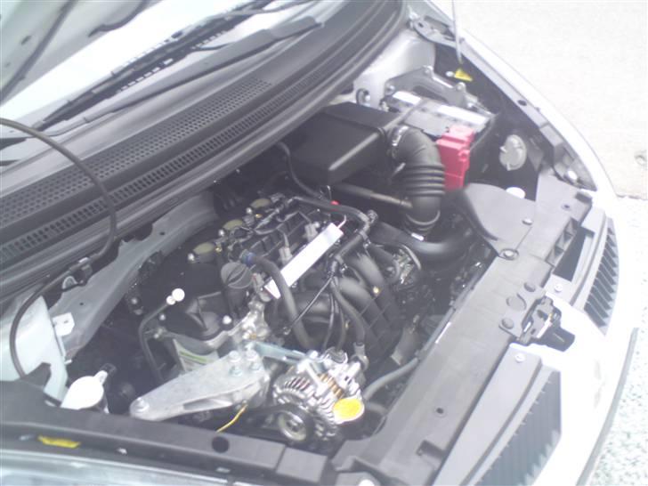 Mitsubishi colt insport (total skadet) billede 4