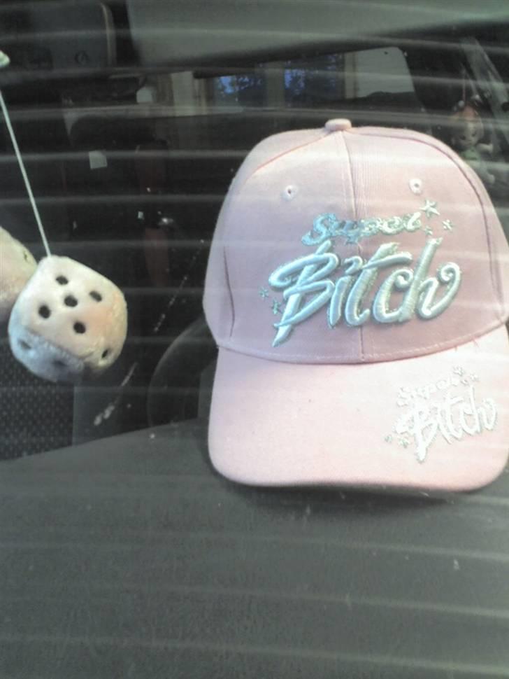 Renault 19 (skrottet) - var jo lige til trucker stævne hehe den er pink Ss billede 3