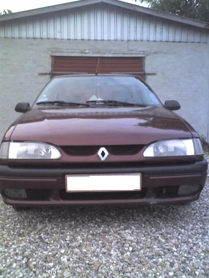 Renault 19 (skrottet) billede 4