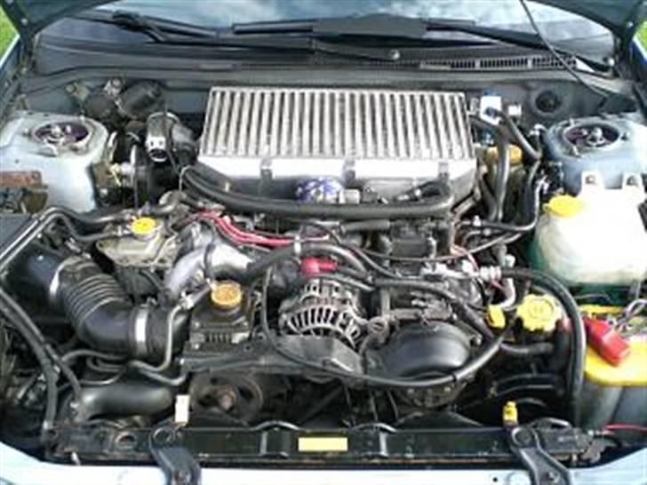 Subaru Impreza gt turbo billede 12