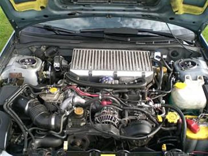 Subaru Impreza gt turbo billede 13