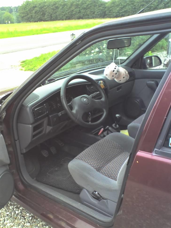 Renault 19 (skrottet) billede 14