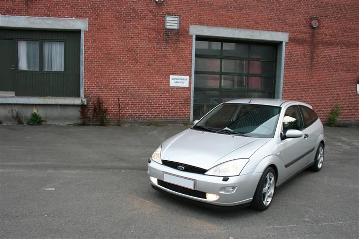 Ford Focus 1.6 Trend *solgt* billede 3