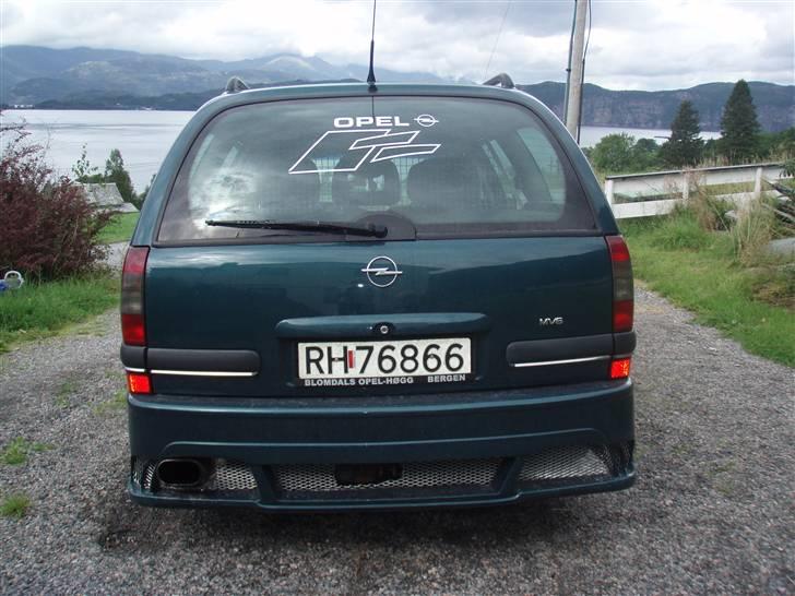 Opel Omega B1 "NRW" stv - slik ser den ut med stylingen på, vuderer og lakke nettingen svart. billede 9