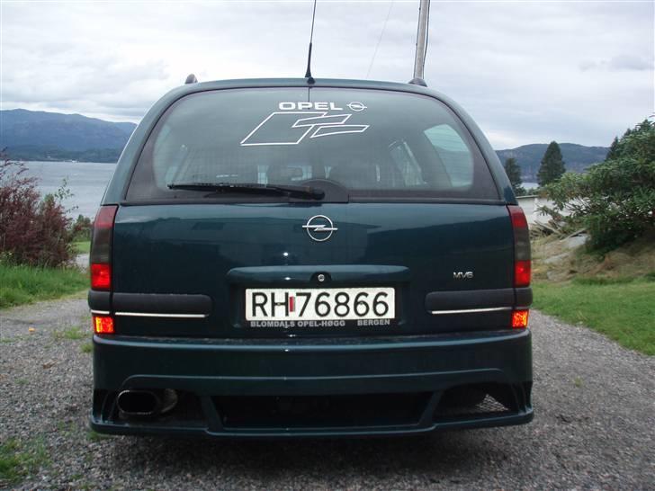 Opel Omega B1 "NRW" stv - Slik ser den ut med stylingen på, No er nettingen lakket svart. billede 10