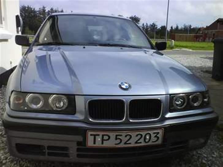 BMW 320i SOLGT.... billede 1