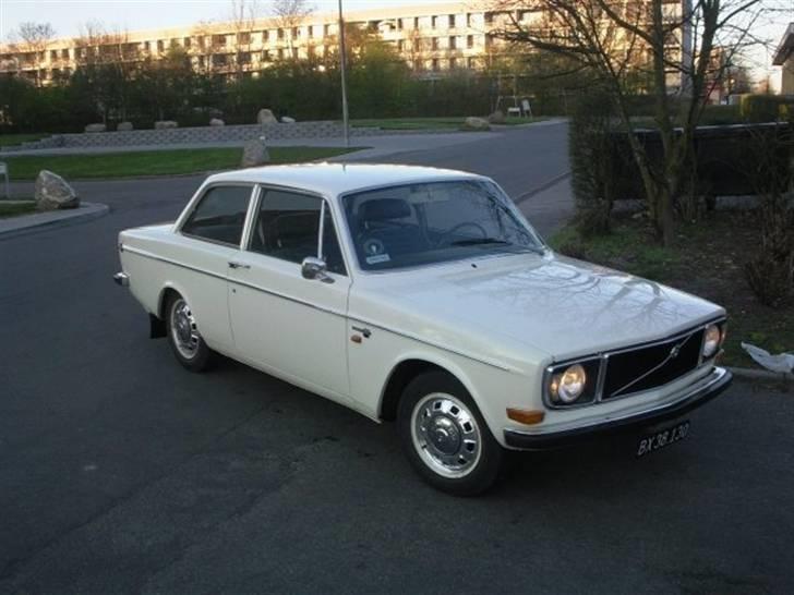 Volvo 142 DL - Den hvide madonna med Licens to kill billede 1