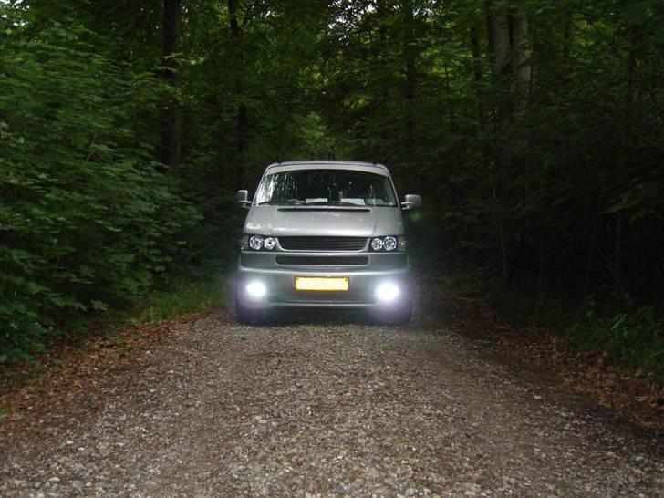 VW Caravelle Total skadet billede 14