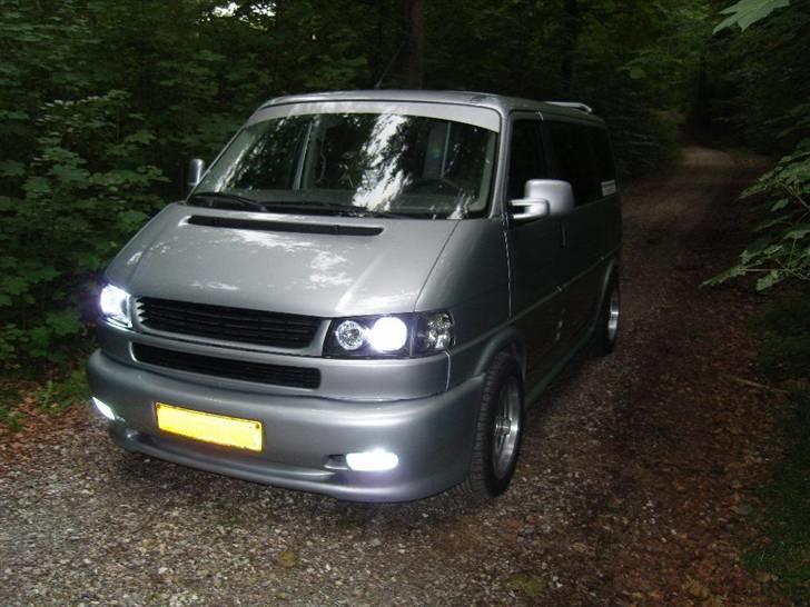 VW Caravelle Total skadet billede 16