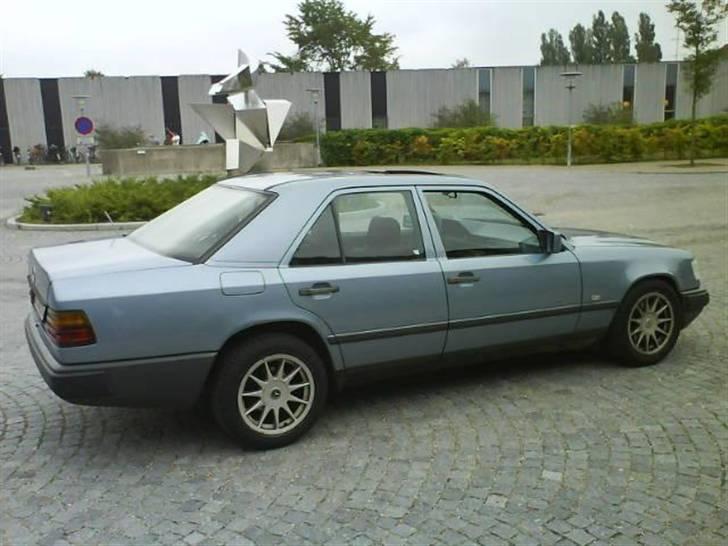 Mercedes Benz 300 D (SOLGT) billede 5