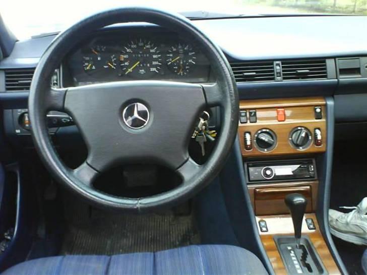 Mercedes Benz 300 D (SOLGT) billede 7