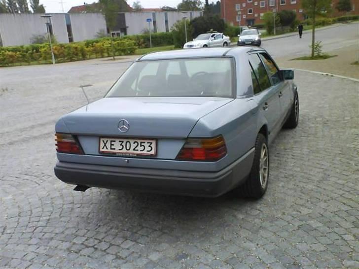 Mercedes Benz 300 D (SOLGT) billede 8