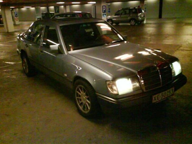 Mercedes Benz 300 D (SOLGT) billede 9