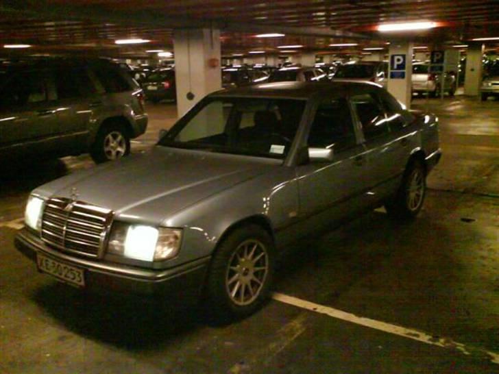 Mercedes Benz 300 D (SOLGT) billede 10