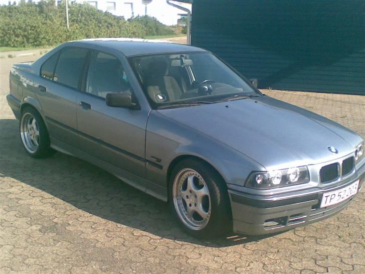 BMW 320i SOLGT.... billede 4