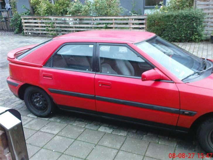 Mazda 323f Solgt billede 3